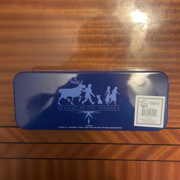 Frozen 2 pencil tin - Picture 6 of 6